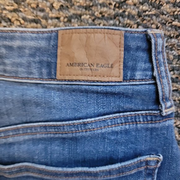 AE American Eagle Distressed Hi Rise Mini Denim Jean Skirt Women’s Size 2 - Picture 8 of 11